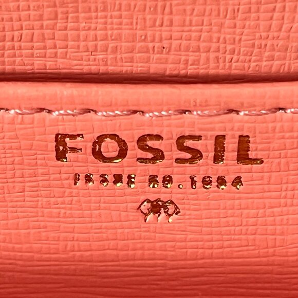 Fossil Wristlet Black & White Pattern Zip Around - Picture 11 of 15